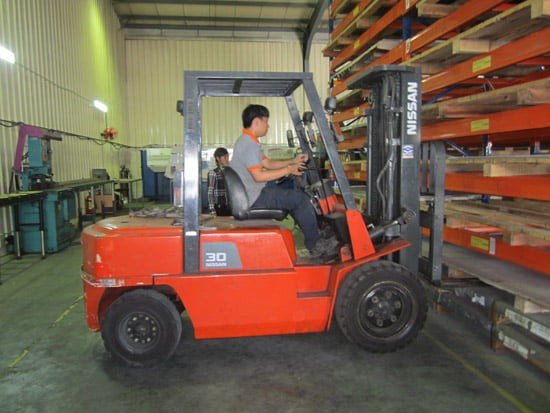 Cho thuê xe nâng Quận 12