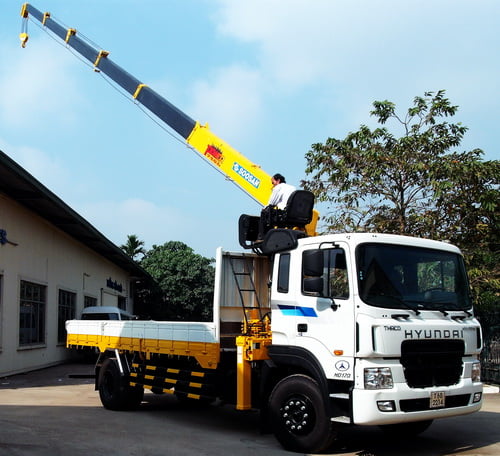 Cho thuê xe cẩu Quận Tân Phú