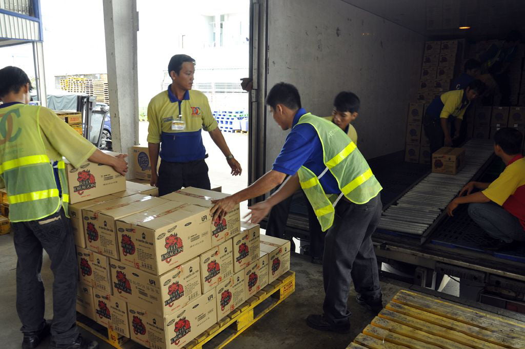 Cho thuê nhân công bốc hàng container tại Quận 1