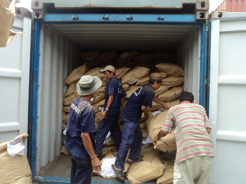 Cho thuê nhân công bốc hàng container tại Quận 1
