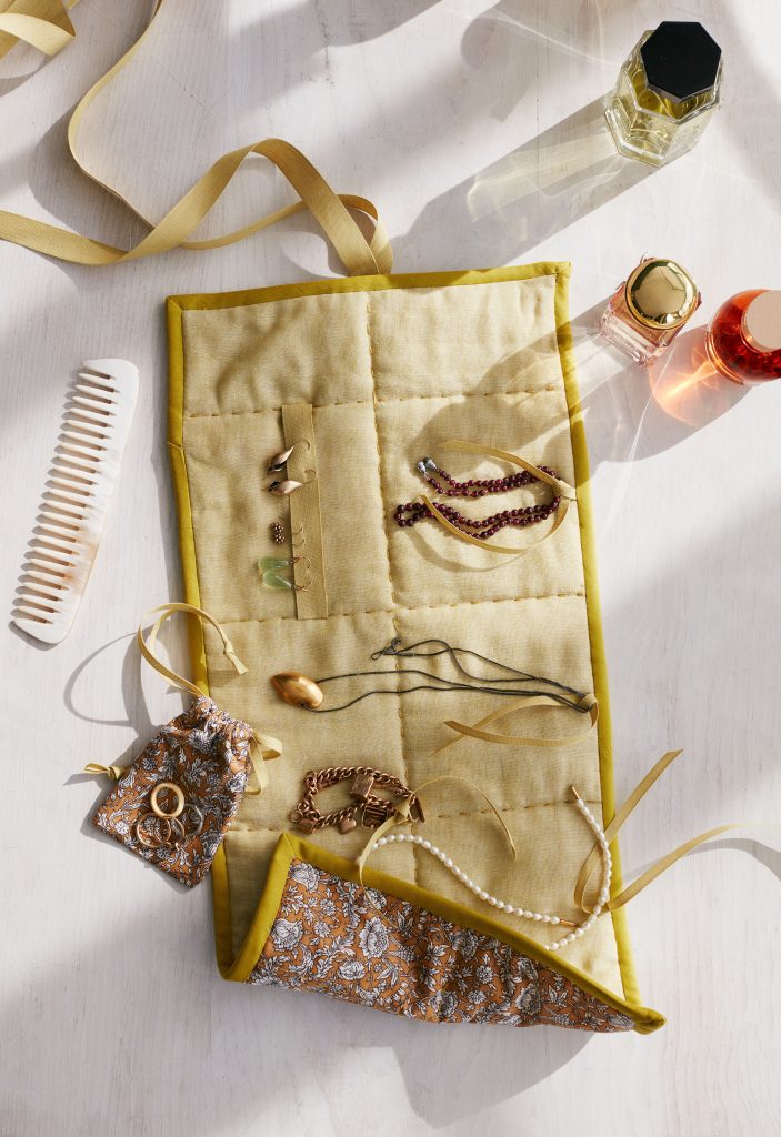 dong-goi-trang-suc-de-van-chuyen-nha